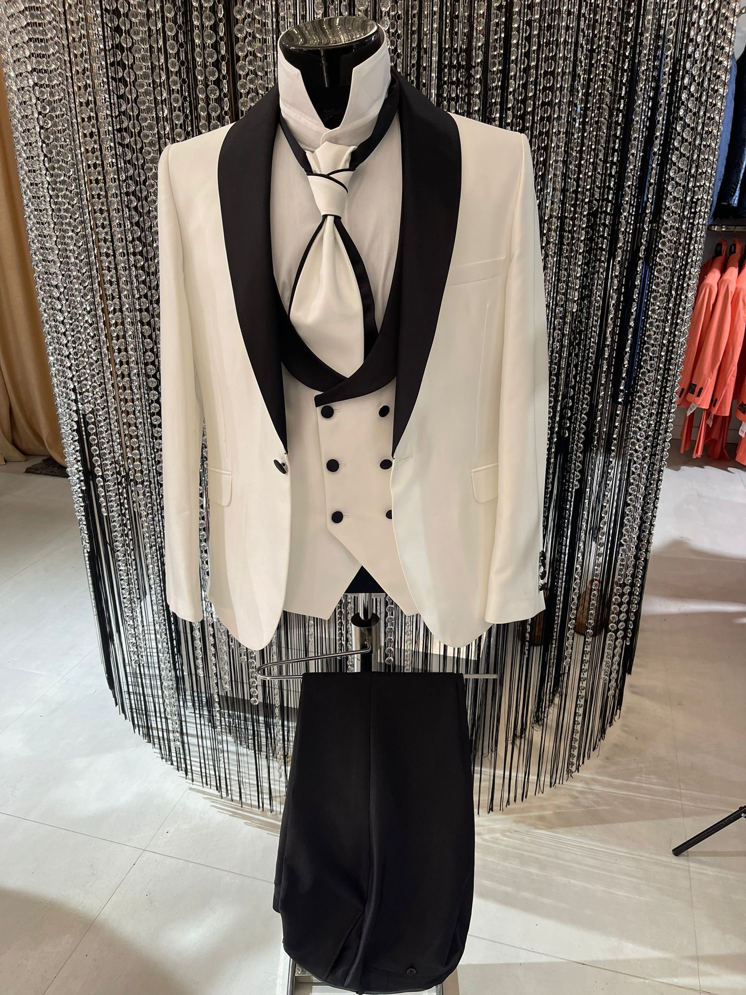 BAGGI spoločenský oblek biely S001-DCY2101 color 008 drop 6