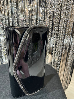 Kabelka spoločenská čierna lak