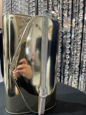 Kabelka zlatá lak metalická