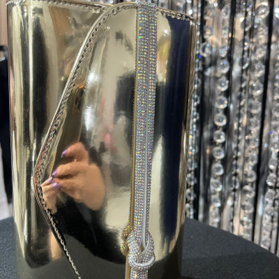 Kabelka zlatá lak metalická